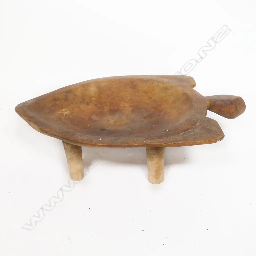 A carved wooden turtle form kava bowl, Image 1++